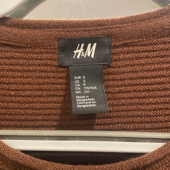 H&M Burgundy / Brick Red Soft Ribbed Crewneck Sweater Sz Small - Picture 4 of 4